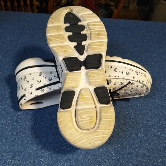 Cali gear Skechers - Picture 4 of 5